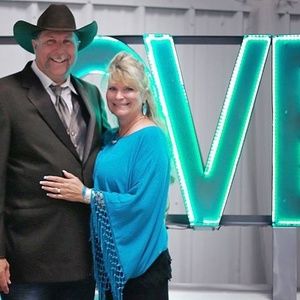 Meet your Posher, Sherry horn